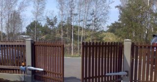 Купить распашные ворота из штакетника Стрежевой, цена от 2766 руб.