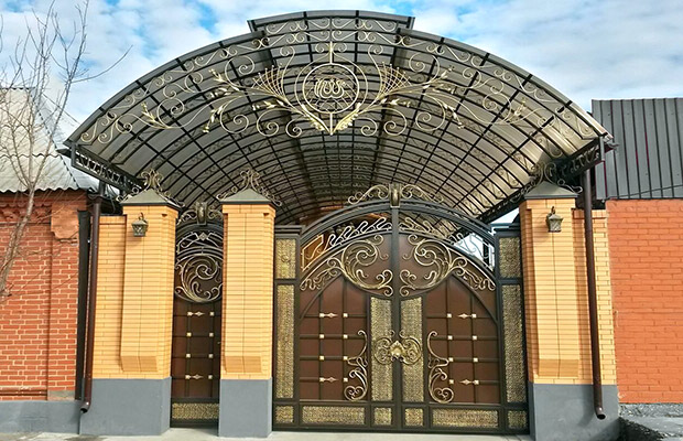 Купить или заказать ворота для дома с навесом - стильные и надежные решения для вашего участка в Стрежевом от 42427 руб | ВоротМастер-Стж